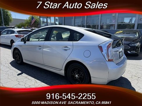 Used 2015 Toyota Prius Two FWD image 6