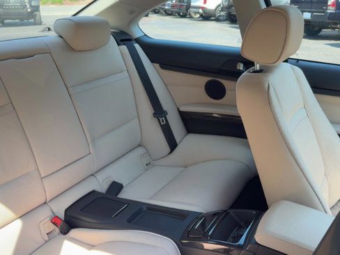 Used 2011 BMW 328i xDrive Coupe AWD/4WD image 12