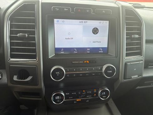 Used 2020 Ford Expedition XLT w/ Black Accent Package AWD/4WD image 18