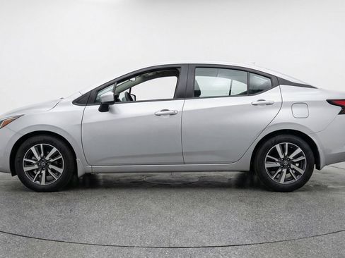 Used 2025 Nissan Versa SV FWD image 4