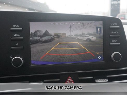 Used 2023 Hyundai Elantra SEL FWD image 5