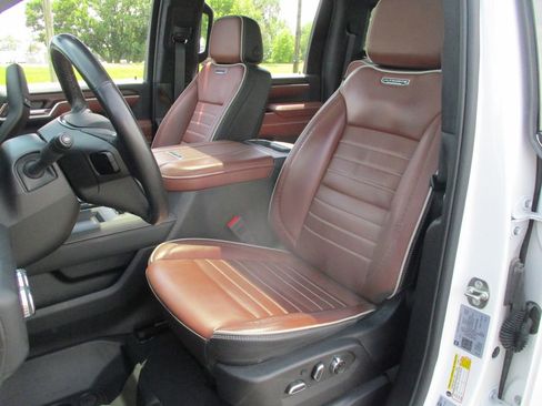 Used 2025 GMC Sierra 3500 Denali Ultimate AWD/4WD image 22