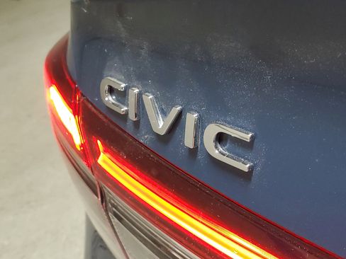Certified 2025 Honda Civic Sport image 8