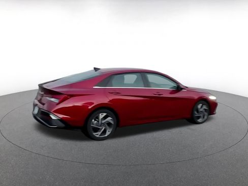 Used 2025 Hyundai Elantra SEL image 12