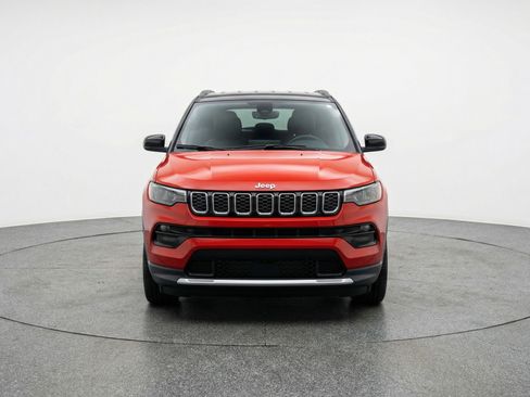 Used 2025 Jeep Compass Limited image 2