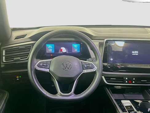 Used 2024 Volkswagen Atlas Cross Sport SE w/ Black Wheel Package FWD image 17