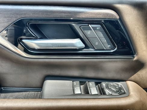 New 2026 GMC Yukon Denali Ultimate w/ LPO, Floor Liner Package AWD/4WD image 22