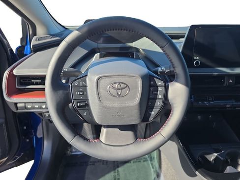 Used 2025 Toyota Prius Plug-In Hybrid image 13