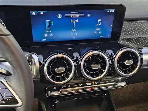 Used 2025 Mercedes-Benz GLB 250 image 14
