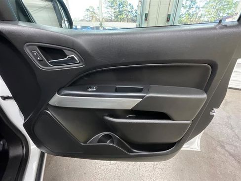 Used 2021 Chevrolet Colorado LT w/ Fleet Safety Package image 11