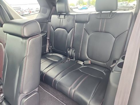 Used 2025 Honda Pilot Black Edition image 31