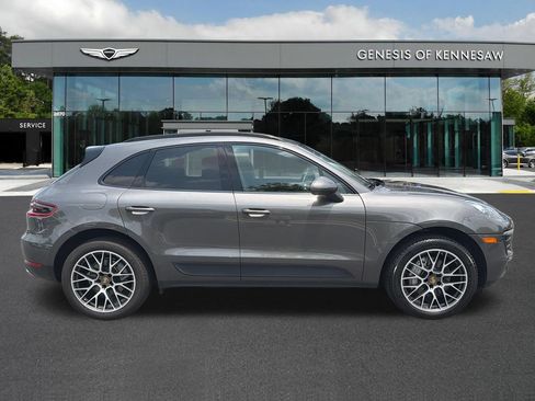 Used 2018 Porsche Macan S AWD/4WD image 9
