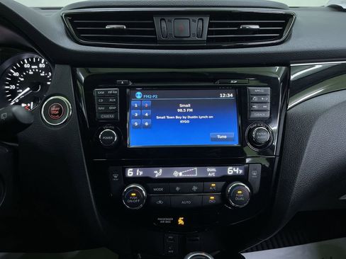 Used 2018 Nissan Rogue Sport SL image 21