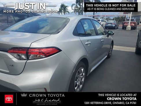 Used 2025 Toyota Corolla LE FWD image 2