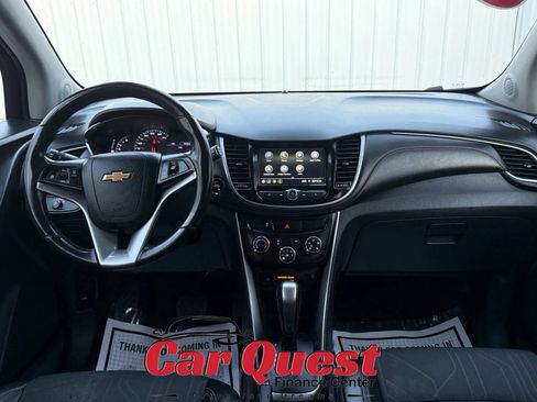 Used 2019 Chevrolet Trax LT w/ LT Convenience Package AWD/4WD image 23