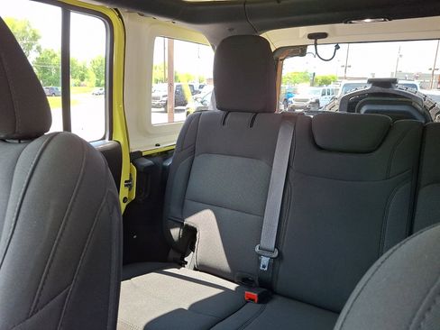 Used 2022 Jeep Wrangler Unlimited Sport AWD/4WD image 19