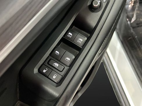 Used 2022 Jeep Grand Cherokee L Limited w/ Black Appearance Package AWD/4WD image 21