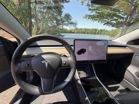 Used 2019 Tesla Model 3 Long Range RWD image 10