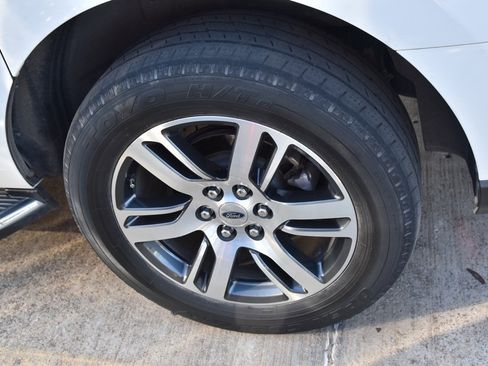 Used 2022 Ford Expedition Max XLT image 10