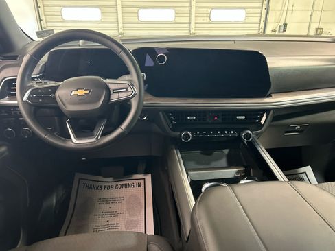 Used 2025 Chevrolet Tahoe LS AWD/4WD image 4