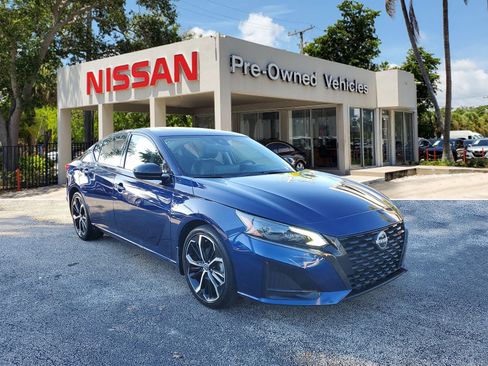 Certified 2023 Nissan Altima 2.5 SR w/ SR Premium Package image 3