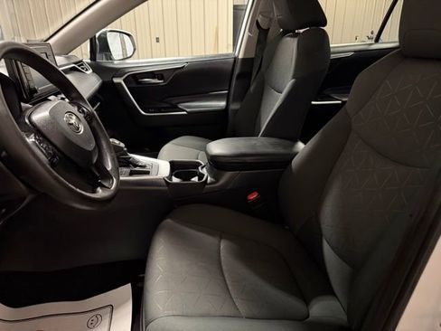 Used 2021 Toyota RAV4 XLE image 14