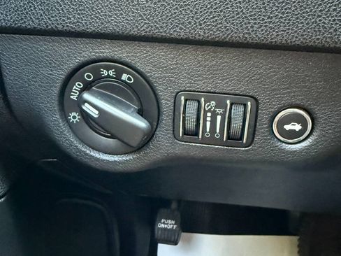 Used 2014 Dodge Charger SE RWD image 22