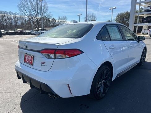 Used 2025 Toyota Corolla SE image 5