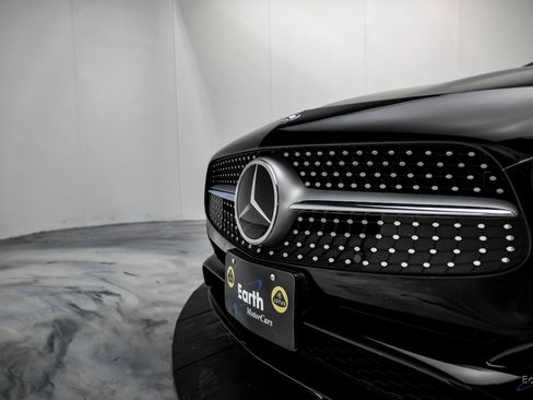 Used 2017 Mercedes-Benz SL 550 image 36