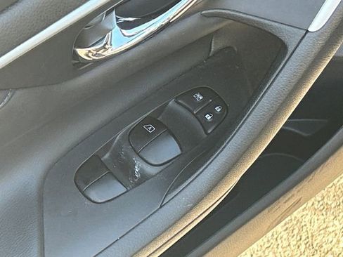 Used 2016 Nissan Altima 2.5 SR image 12