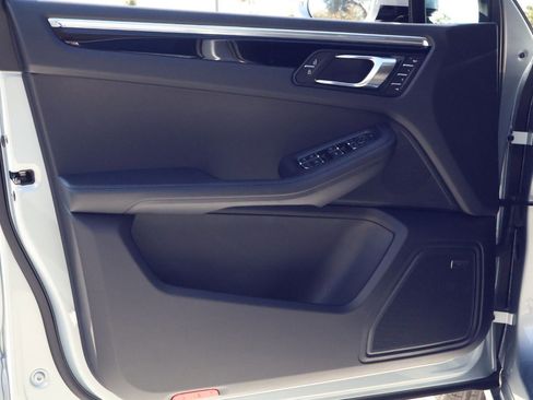 New 2026 Porsche Macan S image 13