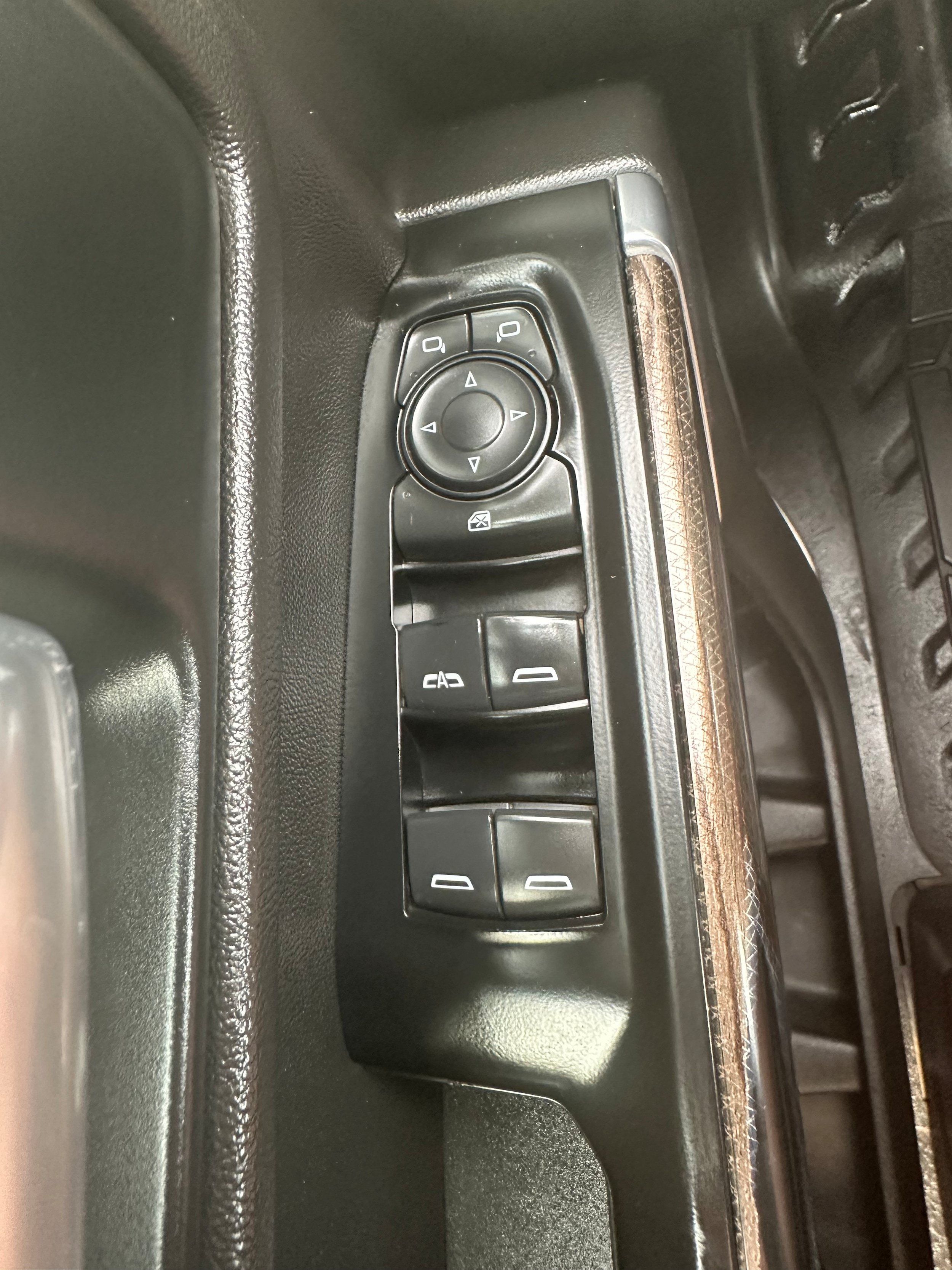 Used 2019 Chevrolet Silverado 1500 LT w/ All-Star Edition AWD/4WD image 29