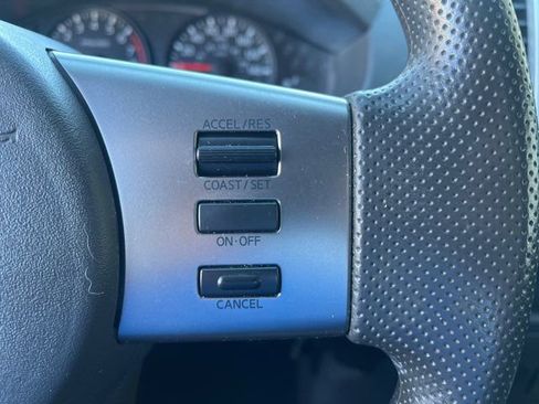 Used 2011 Nissan Frontier SV image 15