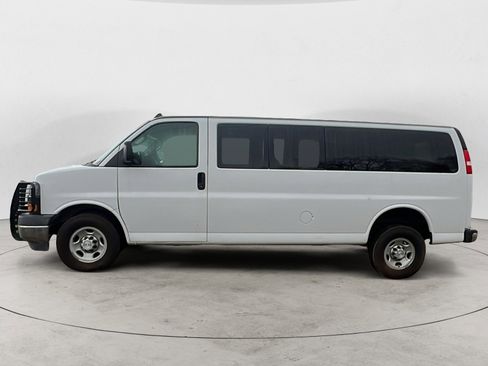 Used 2021 Chevrolet Express 3500 LS image 3