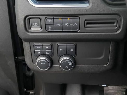 Used 2021 Chevrolet Tahoe RST w/ Luxury Package image 17