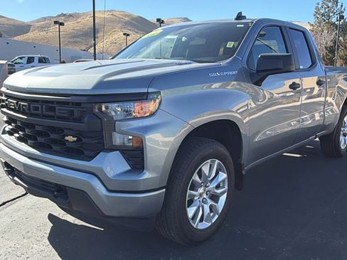 Used 2025 Chevrolet Silverado 1500 Custom image 7