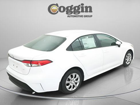 Certified 2025 Toyota Corolla LE FWD image 16