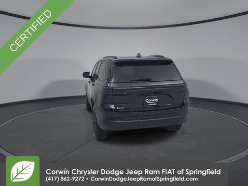 Used 2024 Jeep Grand Cherokee Altitude AWD/4WD image 12