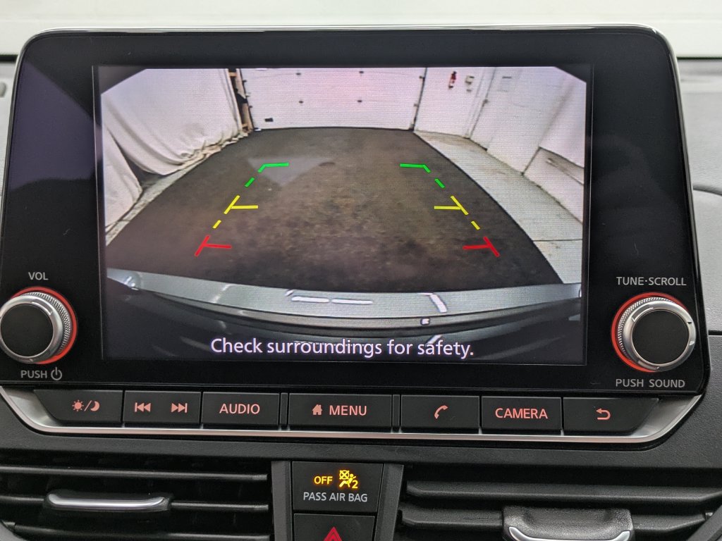 Used 2025 Nissan Altima 2.5 SV FWD image 12