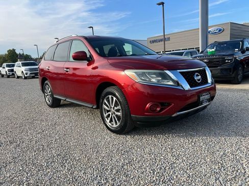 Used 2013 Nissan Pathfinder SV image 1
