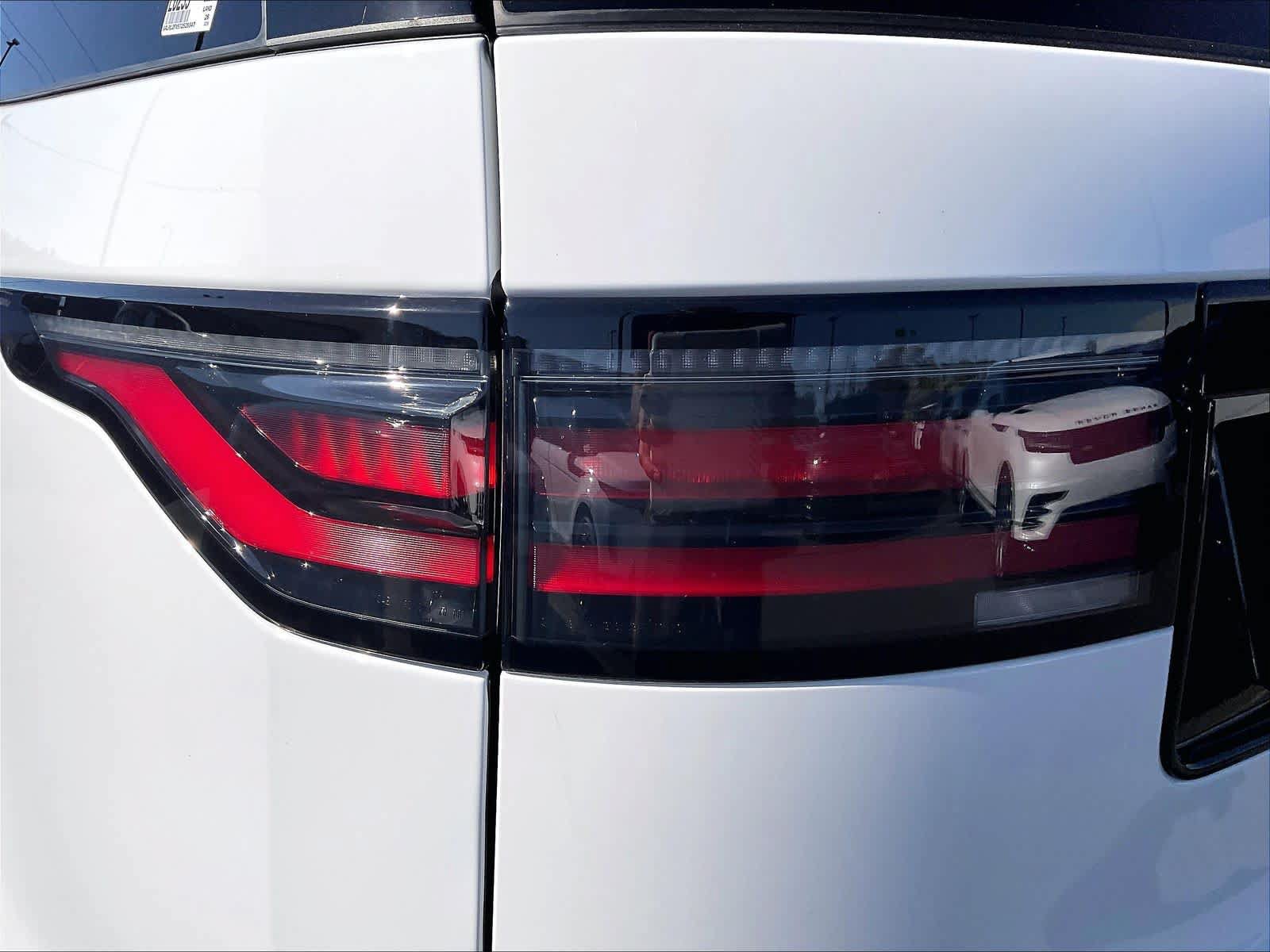 New 2026 Land Rover Discovery Dynamic SE AWD/4WD image 25