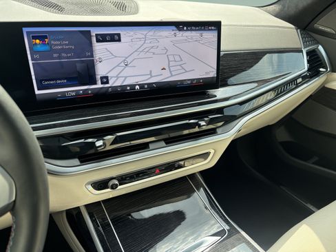 Used 2026 BMW X7 M60i AWD/4WD image 11