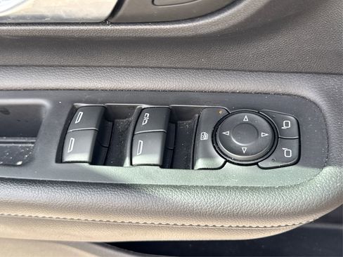 Used 2023 GMC Terrain SLT w/ Tech Package image 35