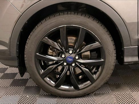 Used 2017 Ford Escape Titanium image 8