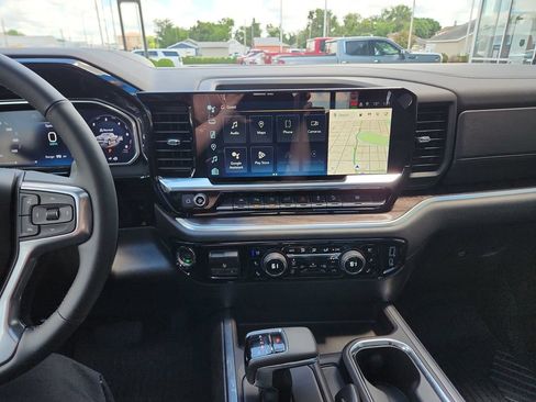 New 2026 Chevrolet Silverado 1500 LTZ w/ LTZ Premium Package AWD/4WD image 19