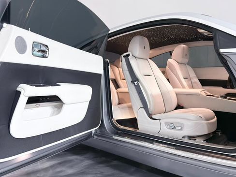 Used 2015 Rolls-Royce Wraith image 31