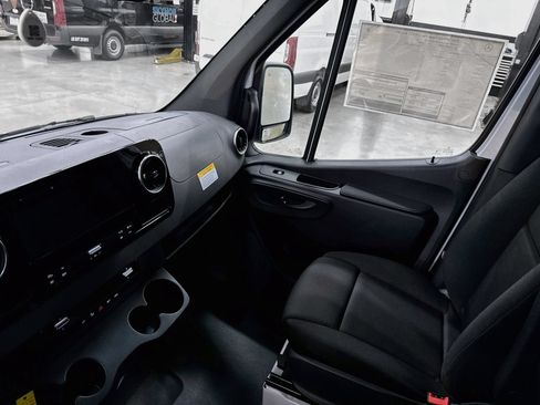 Used 2025 Mercedes-Benz Sprinter 3500 image 24