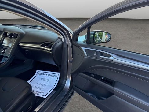 Used 2013 Ford Fusion Titanium w/ Titanium Driver Assist Pkg AWD/4WD image 19