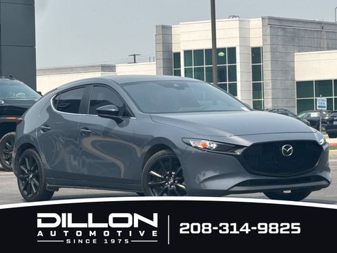 Used 2022 MAZDA MAZDA3 s FWD image 2