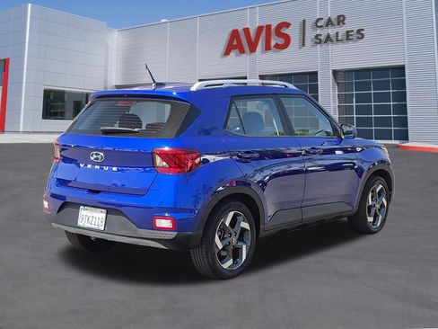 Used 2025 Hyundai Venue SEL FWD image 6